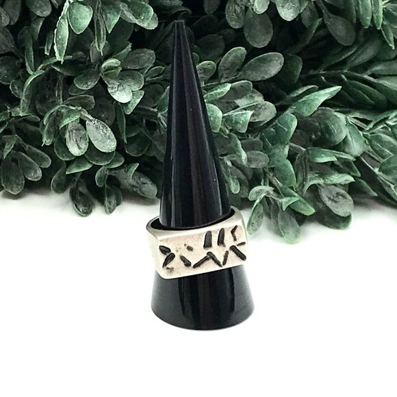 Silver tone Geometric Ring With Abstract Engraved Design size 10.5 by ZARA - Picture 2 of 6